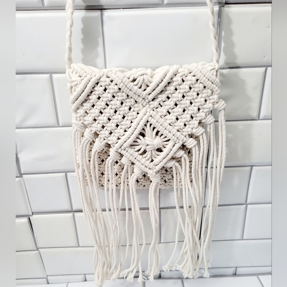 Ladies Small Off White Crochet Cotton Macrame Crossbody Purse Flap Zip Closure B - Picture 2 of 6